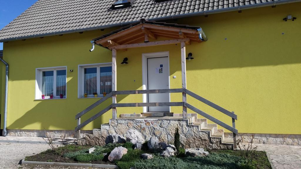 Hunters House Kft Bed And Breakfast Toltestava Экстерьер фото